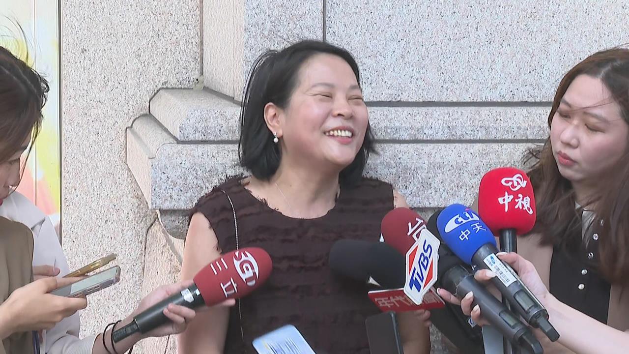 快新聞／李貞秀揹愛馬仕笑談竹北參選！曝「陳幸妤同款」　不怕未來不能「妝乎水水」