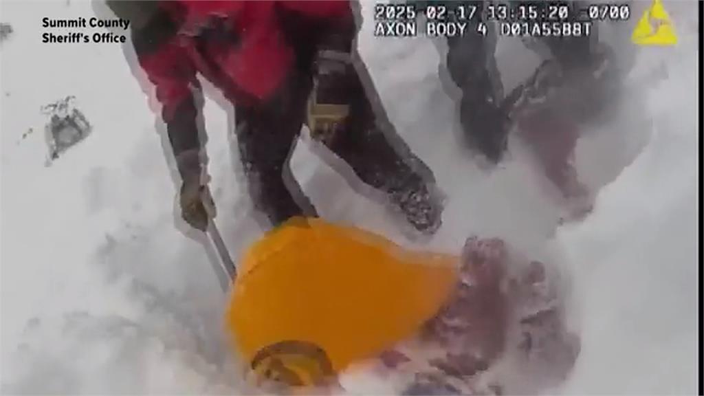 美國科羅拉多州雪崩！　雪地摩托騎士遭活埋獲救過程全都錄