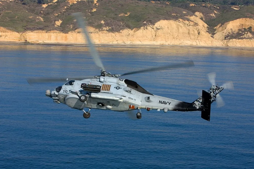 美MH-60R海鷹直升機與F/A-18F大黃蜂「只隔半小時」連墜南海 機組人員全獲救