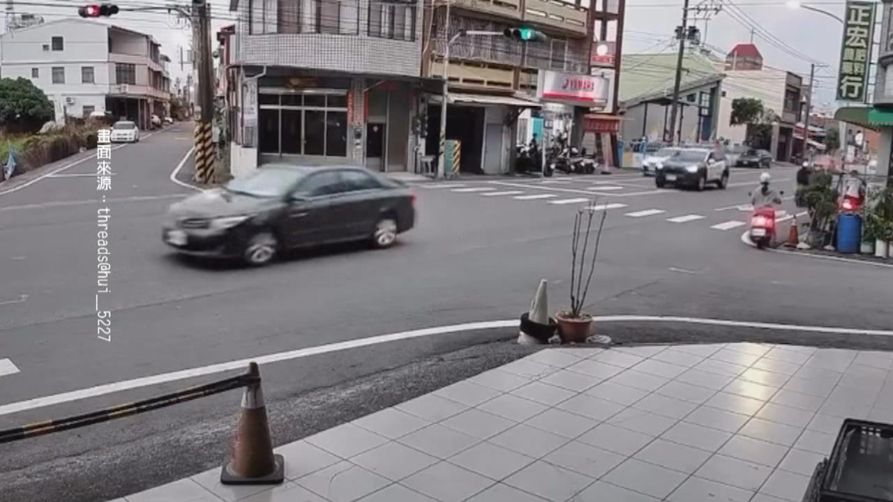 危險駕駛遇警盤查竟加速落跑　通緝犯棄車狂奔仍被逮