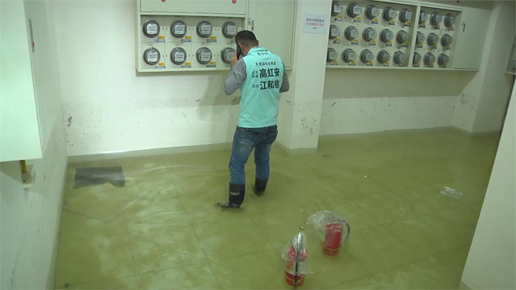 台中大里區復水「自來水爆管」　社區地下室淹水至82公分高！