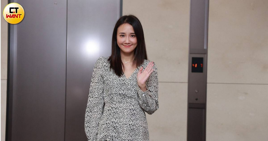 49歲王俐人超辣直播爆紅　何妤玟婉拒跟進首發聲「我不OK」