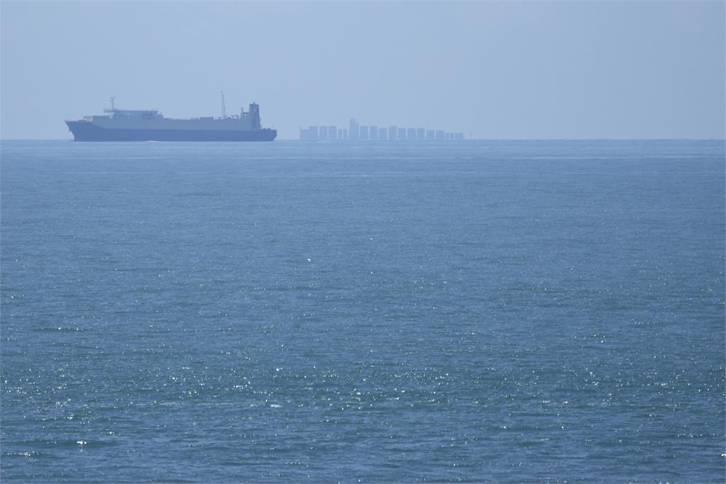 快新聞／路透：中國軍艦多次進逼海峽中線　台艦附近監視