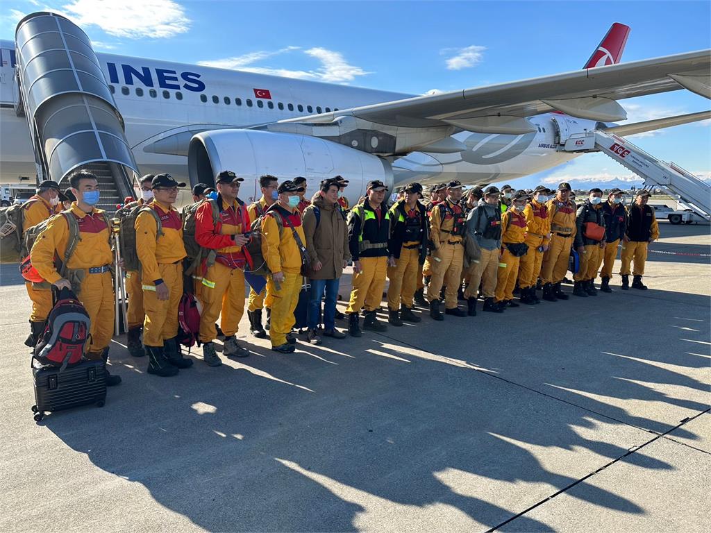 快新聞／「台灣英雄」到了　首批40人搜救隊飛抵土耳其災區