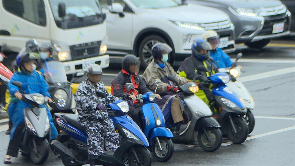 快新聞／雨彈來了！ 桃竹10縣市大雨特報 嚴防雷擊、強陣風