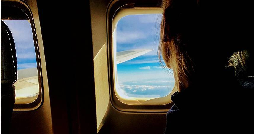 女搭13小時飛機去杜拜…抵達前上廁所突昏倒　醫揭1習慣恐致命