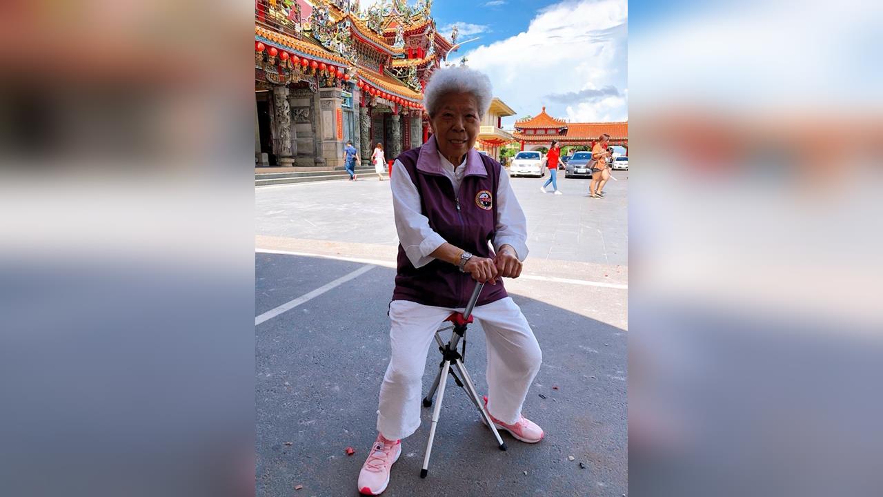 徒步數百公里不怕累！隨香族催生「行腳神器」經濟鏈