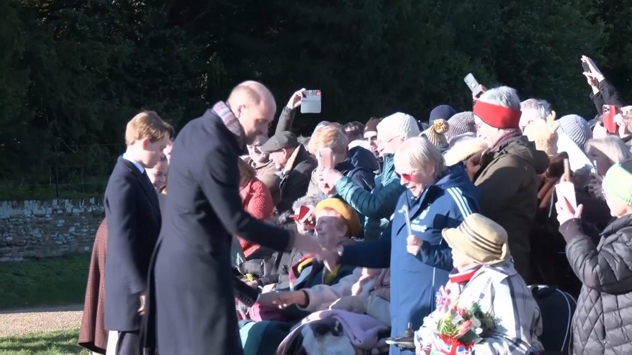 英王室慶耶誕!國王查爾斯發表談話 凱特王妃攜女兒溫馨彈琴