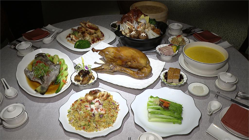 疫情解封！母親節訂位超熱絡　飯店祭烤鴨大餐、下午茶搶商機