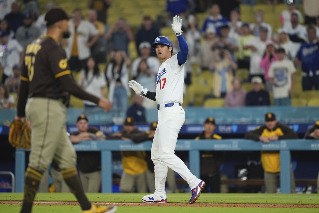 MLB(影)／大谷又被教士隊砸觸身球全場憤怒　他這一動作主播讚不愧是傳奇