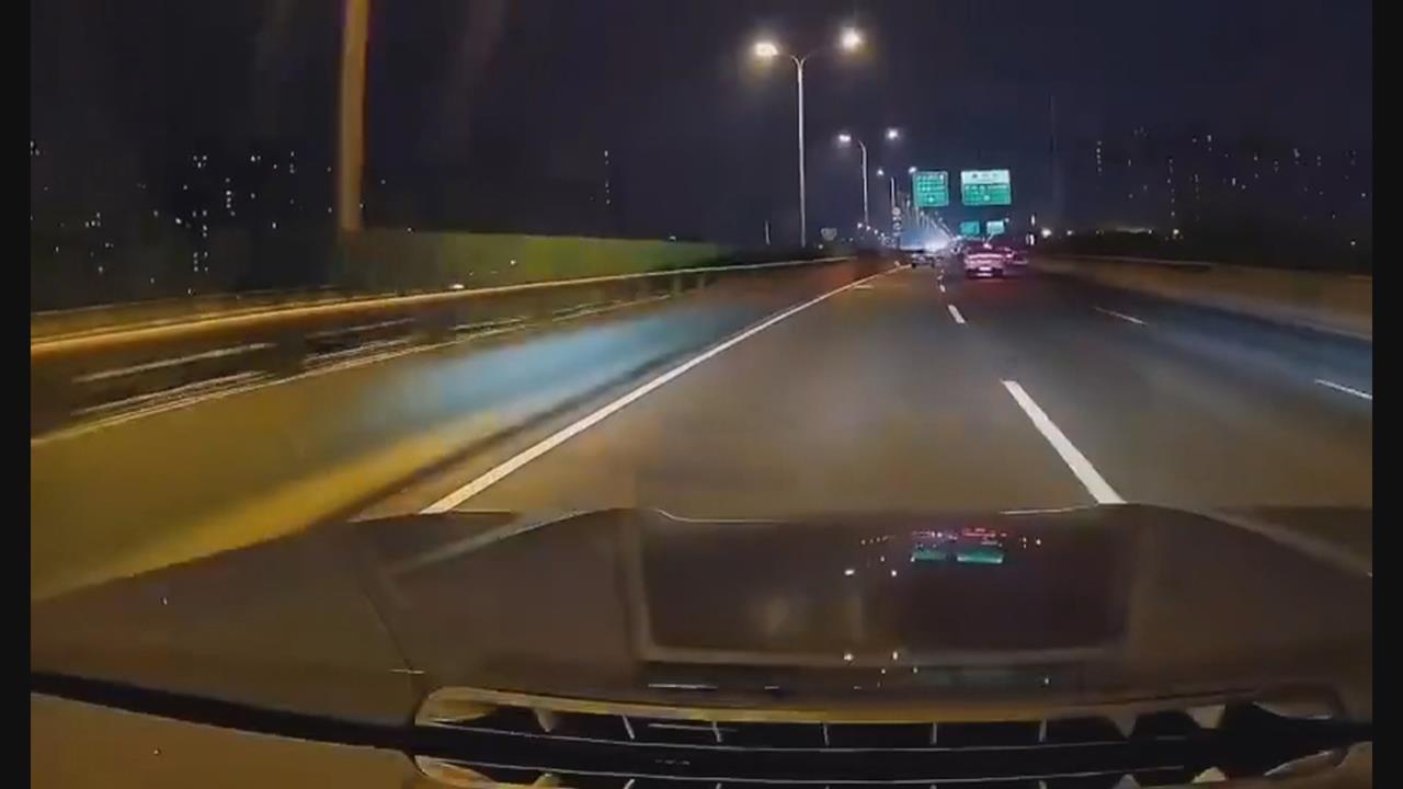 中國無人車之亂！百度「蘿蔔快跑」故障　百輛無人計程車停駛、乘客受困