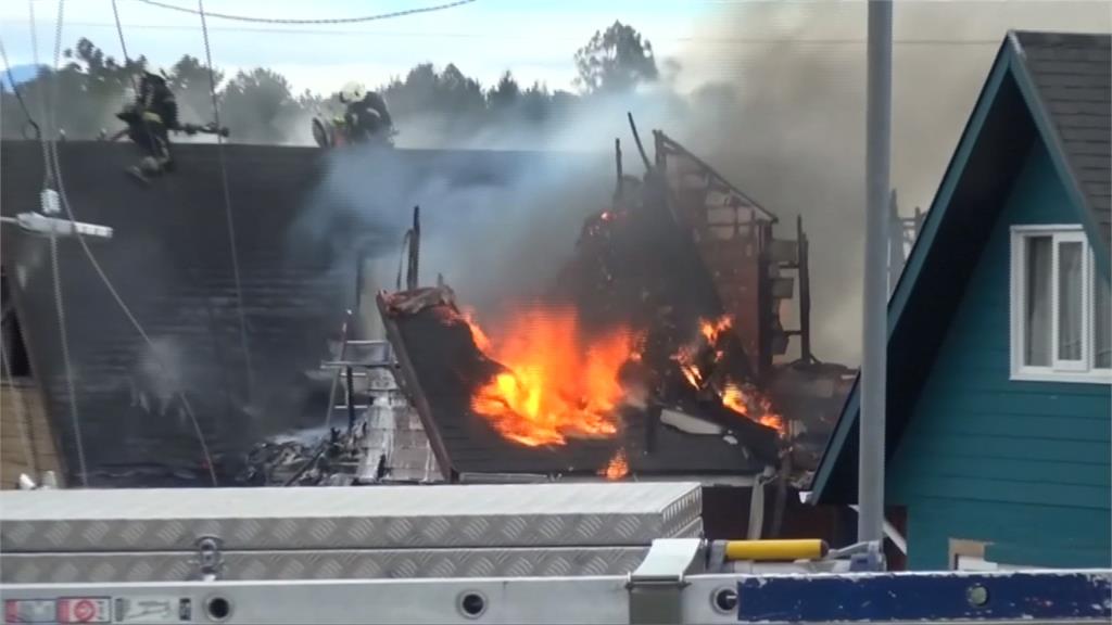 智利小飛機墜民宅冒火球 機上6人全罹難