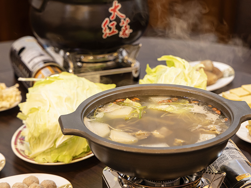 東部人氣熱炒新竹開張！暖冬必嘗薑母鴨、羊肉爐豐盛上桌！