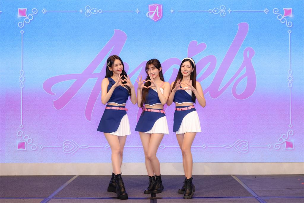 AI女神李珠珢站「C位」引熱議！南珉貞中斷韓事業現場「1舉動」嚇壞眾女神