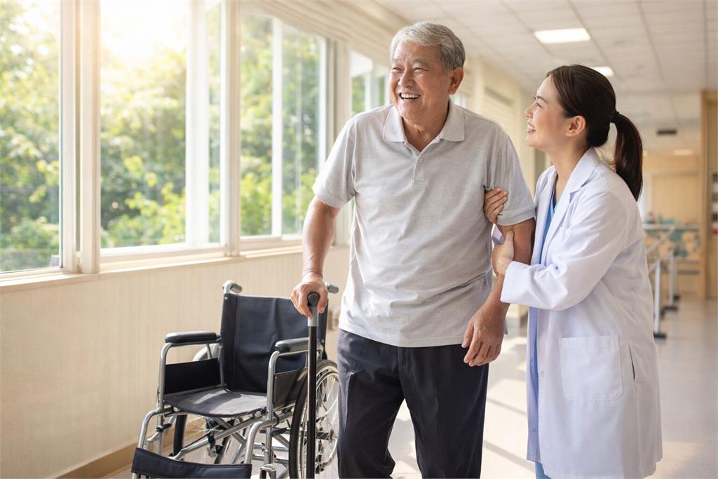 《心腦血管治療的奇蹟》三次中風半癱 擺脫輪椅重新站起