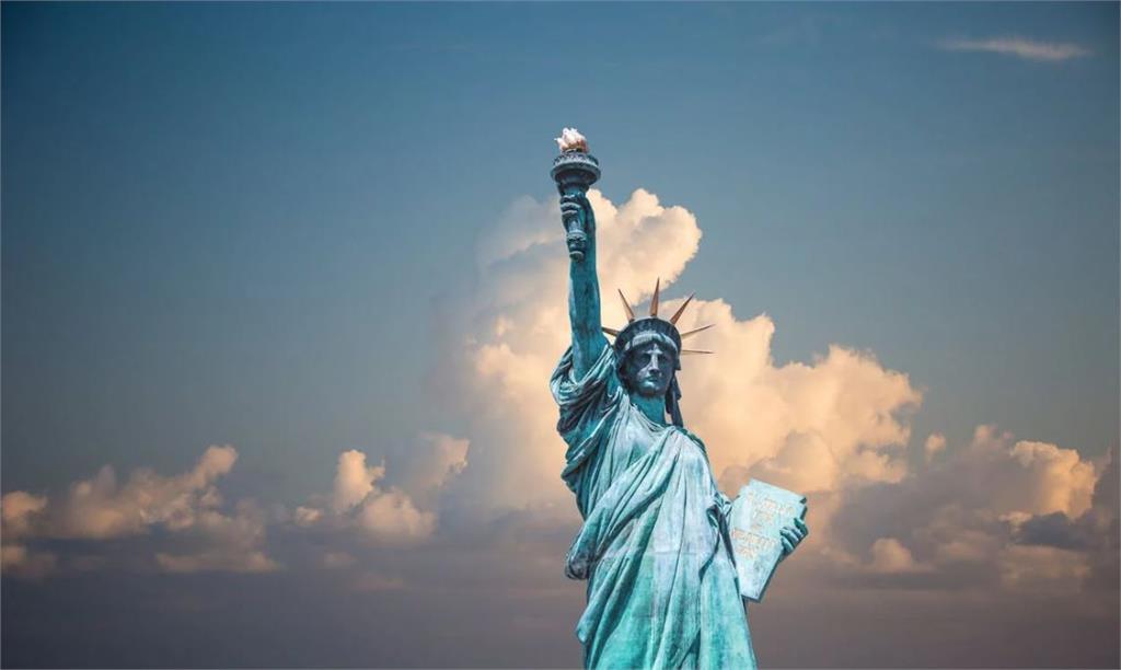 美便衣幹員當街抓挺巴外籍生　影像曝光引譁然
