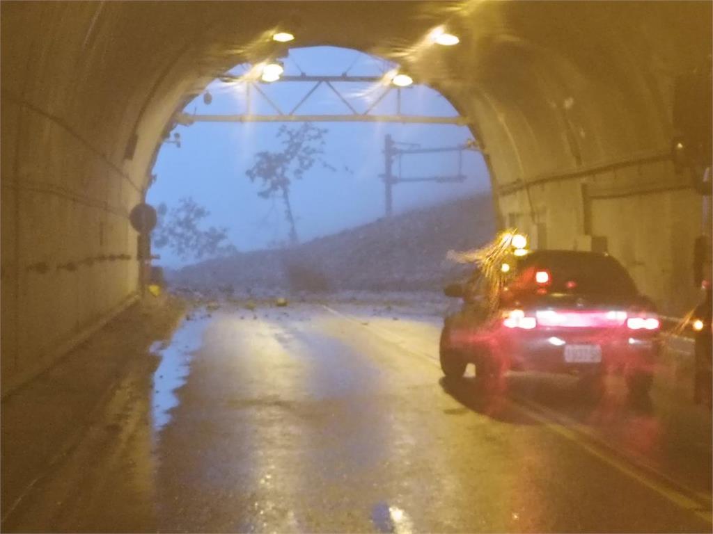 山陀兒豪雨炸花蓮! 匯德隧道土石流8車14人一度受困