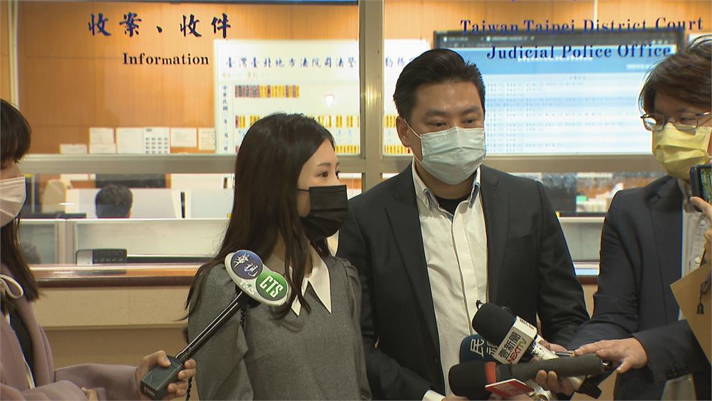 兩個女人的戰爭！直播洩陳沂「門號4碼？」　「雞排妹」這樣說