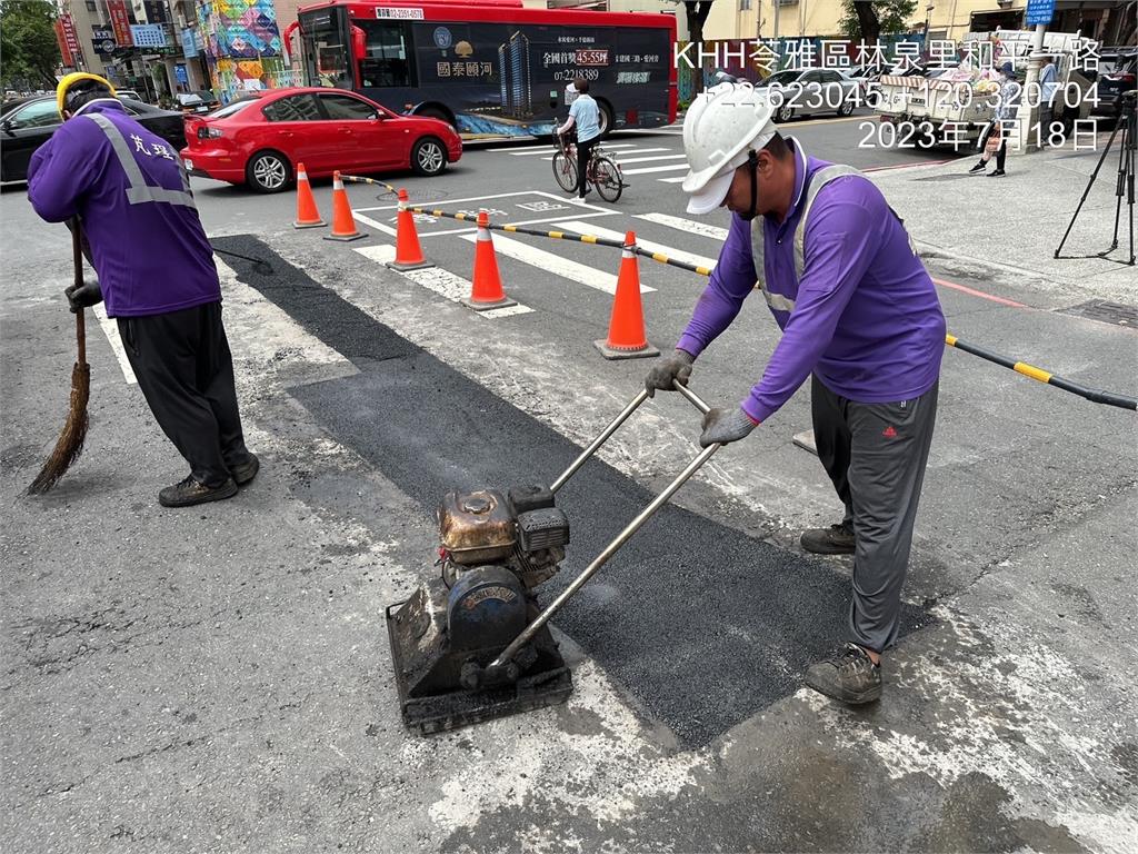 快新聞／高雄斑馬線坑洞害身障者「輪椅卡住」摔地　市府緊急修繕完成