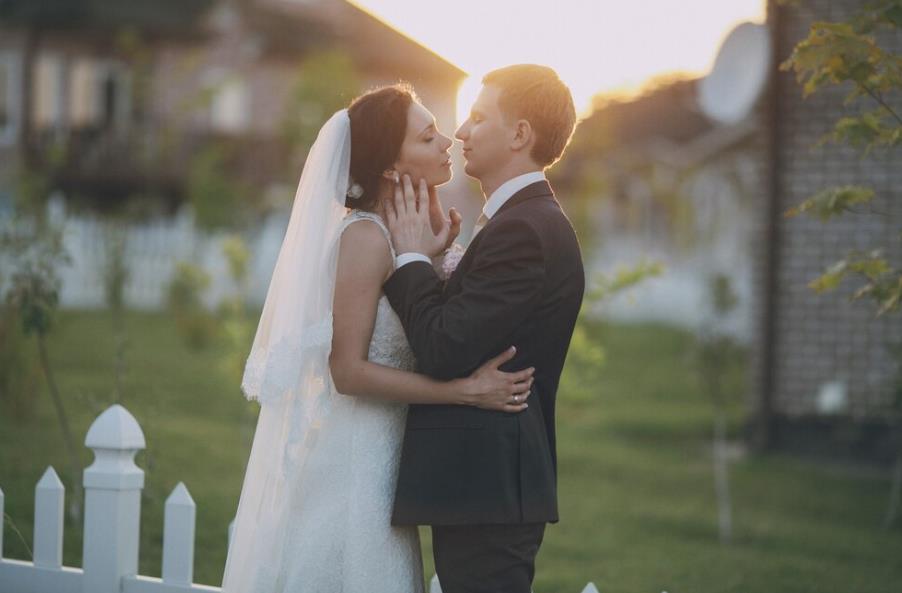 結婚、單身與「憂鬱風險」的關聯？研究：未婚者風險高　4大因素有關