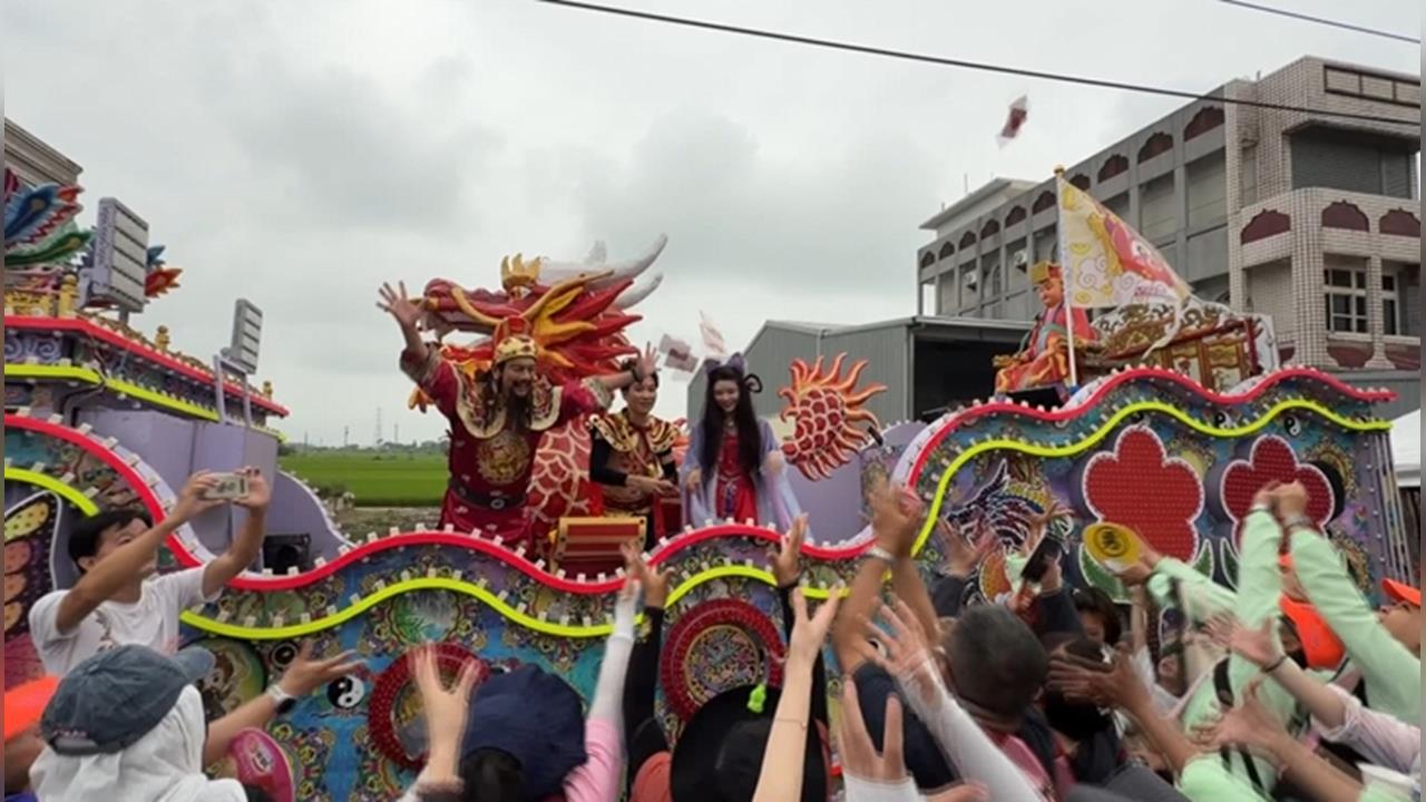 星城Ｏｎｌｉｎｅ挺媽祖進香　遊戲角色登藝閣車驚喜現身