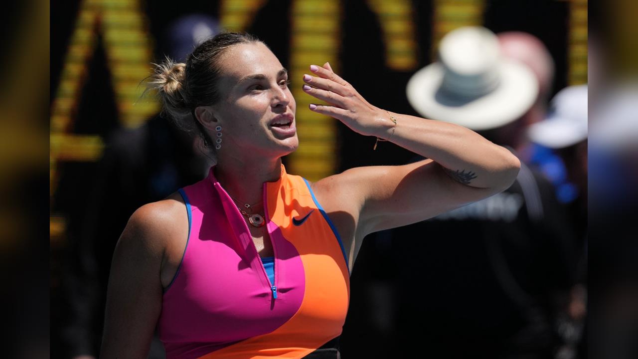 澳網(影)／19歲少女嚇了球后一大跳！莎芭蓮卡連續20場搶7不敗挺進女單8強