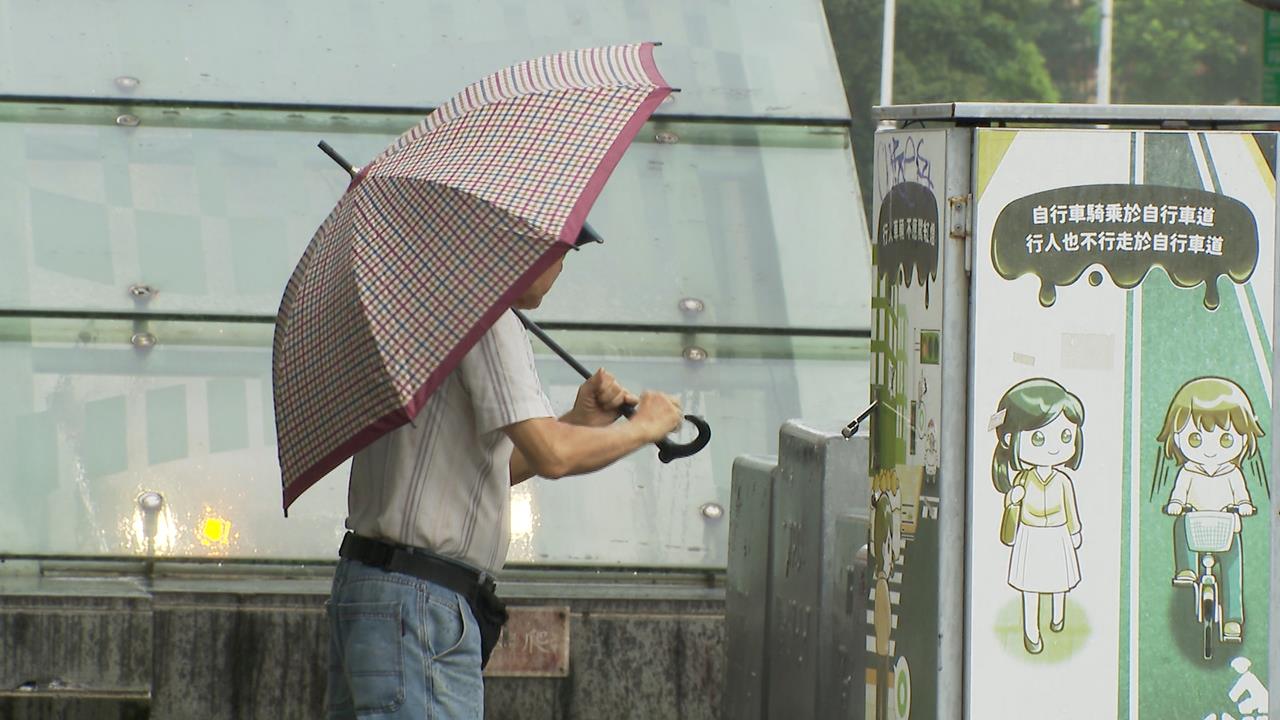 巴威進逼！中部以北、東部防豪大雨　暴風圈估明晨觸陸