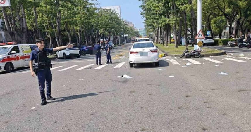 高雄78歲婦騎車疑闖紅燈　遭休旅車「攔腰猛撞」昏迷送醫搶救