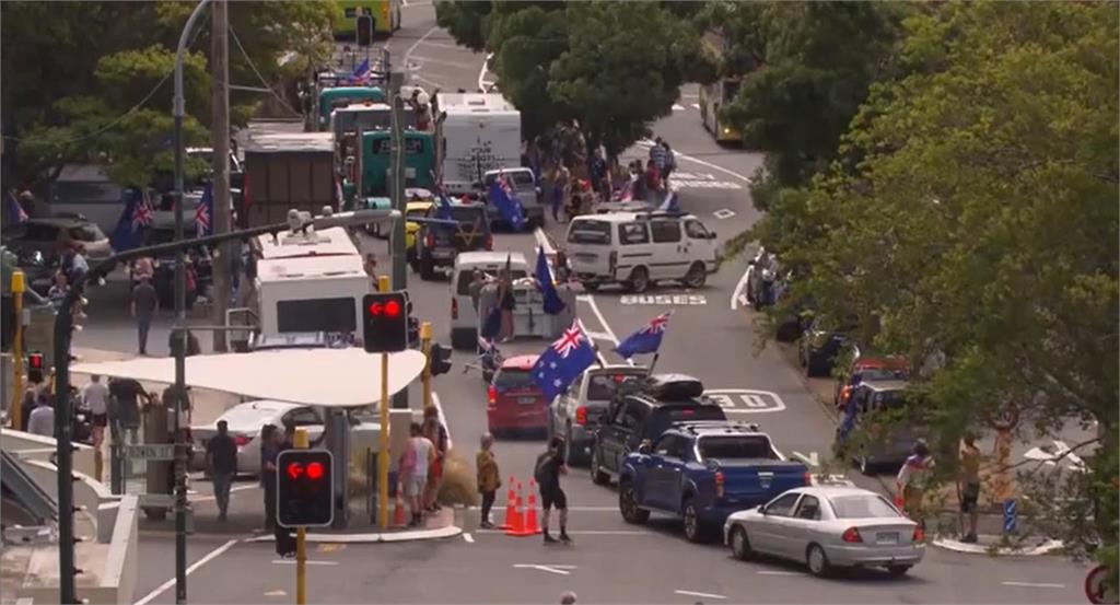 加拿大卡車司機持續反強制接種　紐西蘭首都也爆發示威