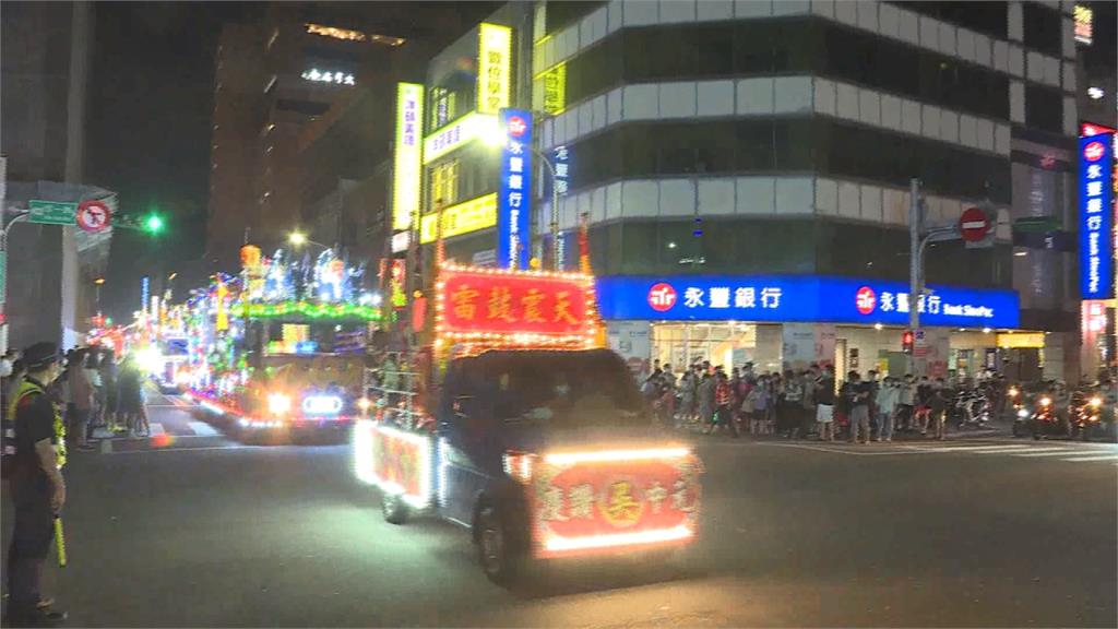 「雞籠中元祭」花車遊街　花燈+電音舞曲迴盪街巷