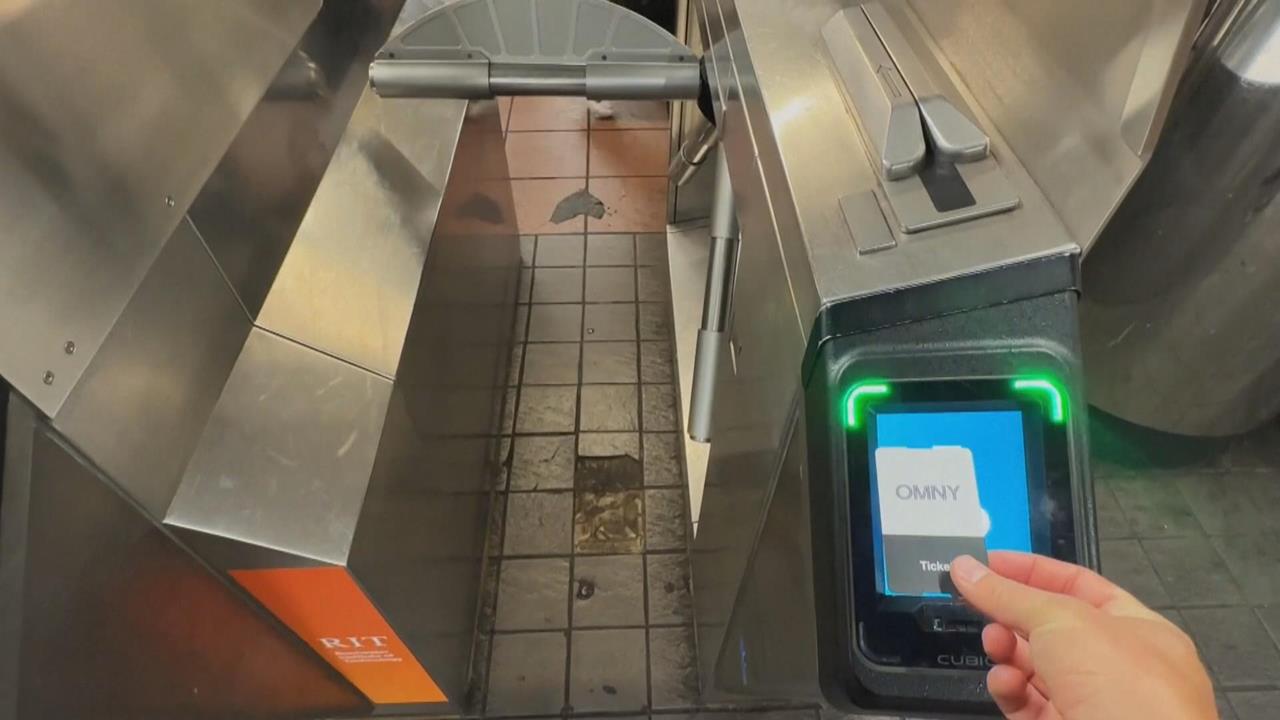 紐約市地鐵卡退場！　全面改感應支付　可用信用卡　手機等進站
