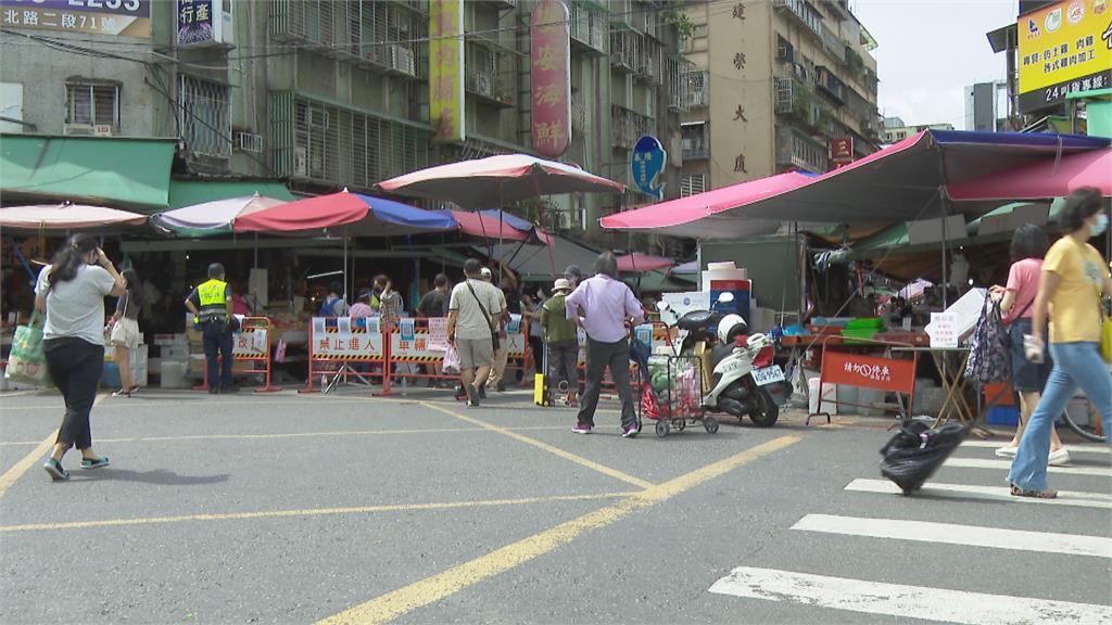 端午前夕濱江市場擠爆項跨年　柯P勸民眾推菜籃車一次買個夠