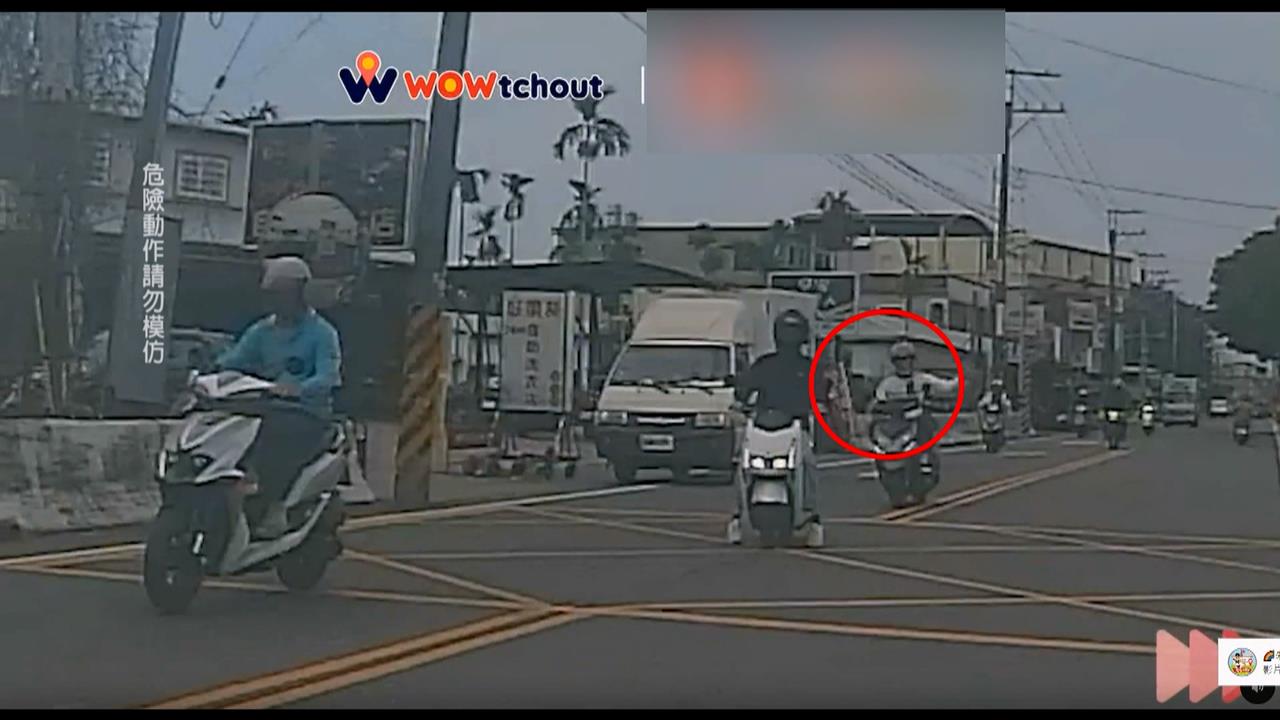 屏科大學生「騎車打招呼」沒看路　不慎追撞前車害摔車