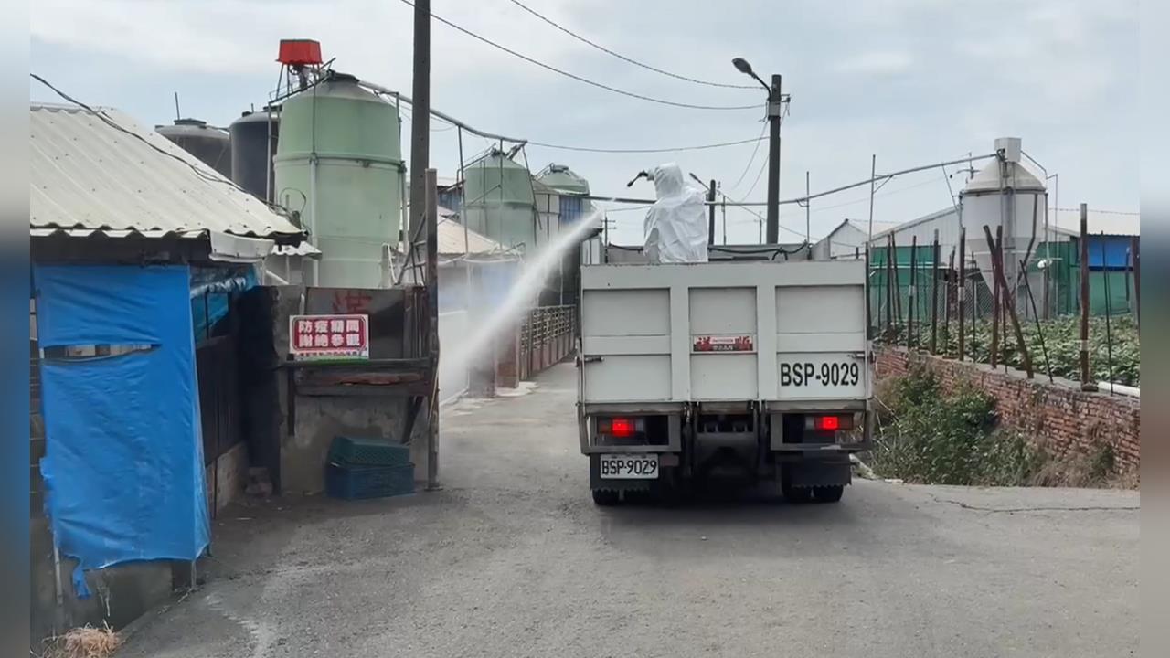 嘉義縣234養豬場全面防疫監控 翁章梁親訪朴子視察消毒作業