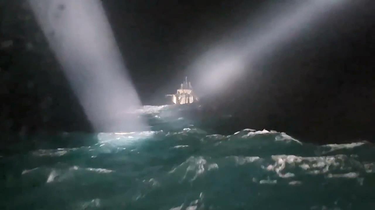 中國漁船趁夜闖澎湖海域捕「白金土魠魚」 海巡署廣播強勢驅離