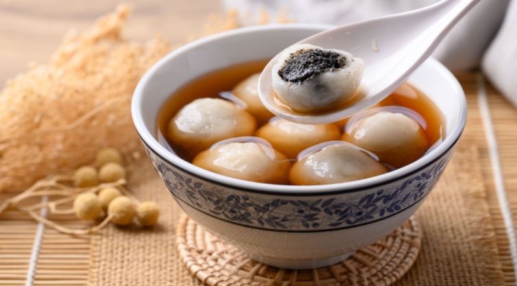 該選花生還是芝麻? 冬至湯圓「它」熱量最高! 營養師:和1湯品一起吃恐更肥