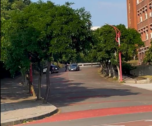 校園上演玩命關頭　國立體大內飛車追逐場面驚險
