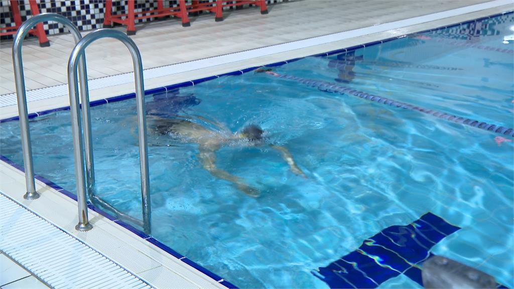 泳季到！衛生局提倡「三要五不」　提高水質抽驗頻率複驗未過加重罰