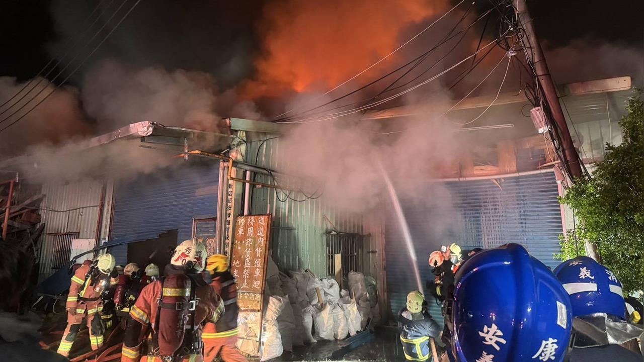 快新聞／新北新店工廠暗夜惡火！5廠付之一炬　煉獄景象曝光了