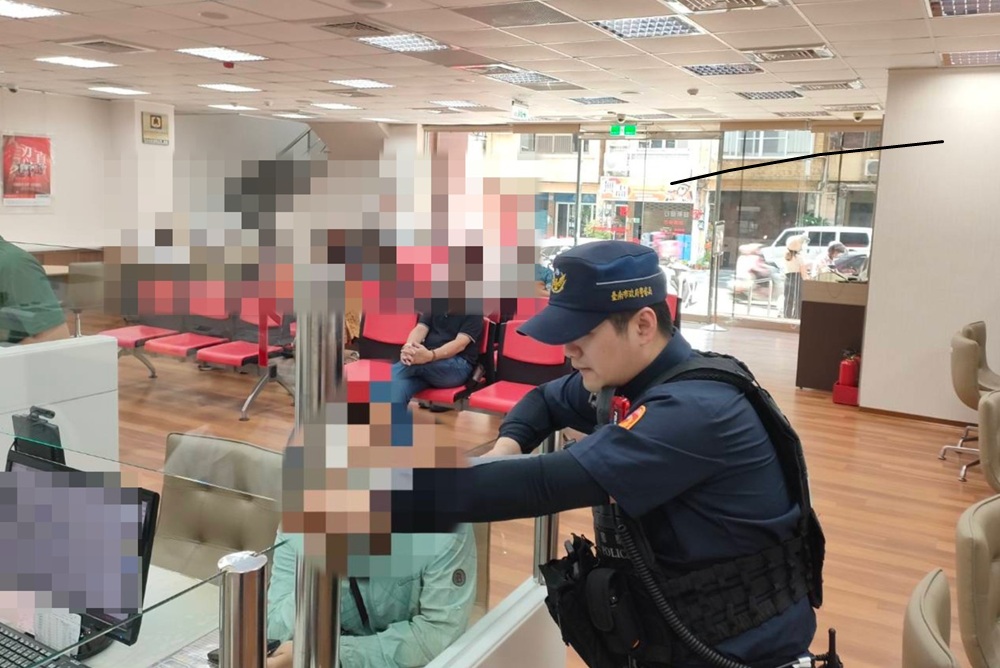 嗆警察行員腦袋有問題　對質怕露餡急要求刪對話紀錄