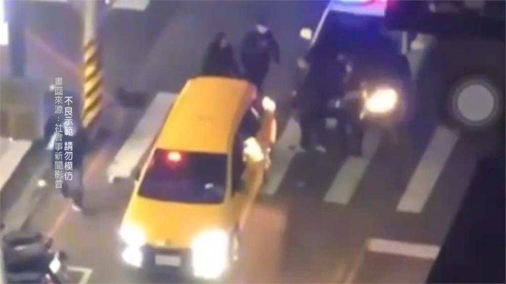 車資比平常貴5元！　醉漢質疑司機繞路失控砸車