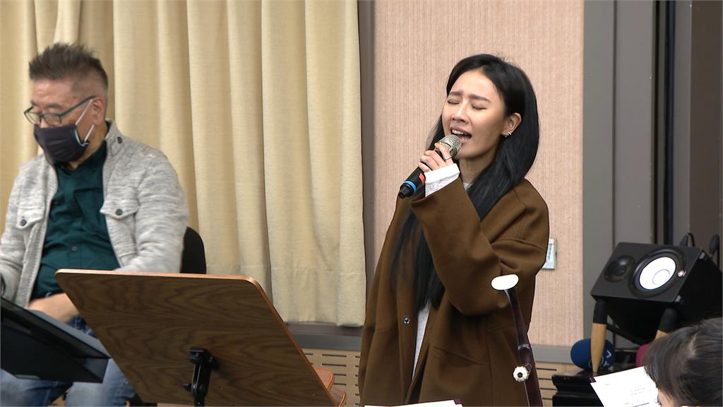 鄧麗君莊奴空中交會 國樂搭配藝人輪唱懷念