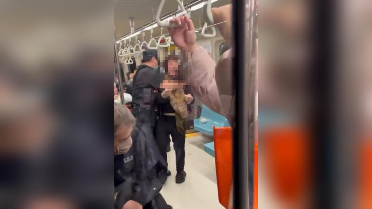 快新聞／北捷虛驚！東門站女子咆哮喊肚子餓「試圖點火」遭警壓制
