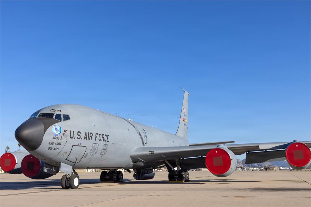 美軍KC-135加油機卡達空域發出「7700」緊急代號　隨即失聯下落不明
