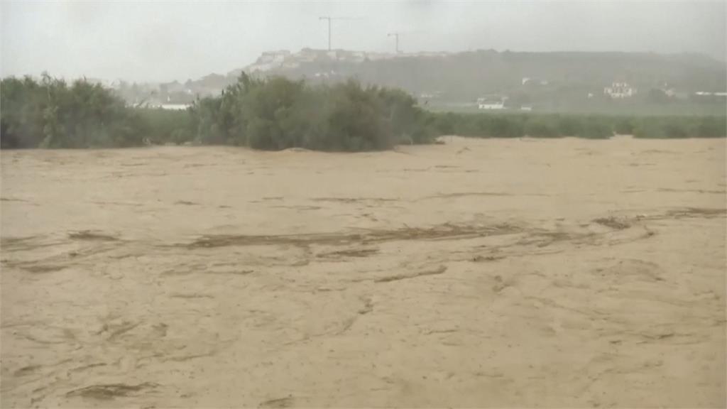西班牙連日暴雨釀世紀洪災　死亡人數增至214人