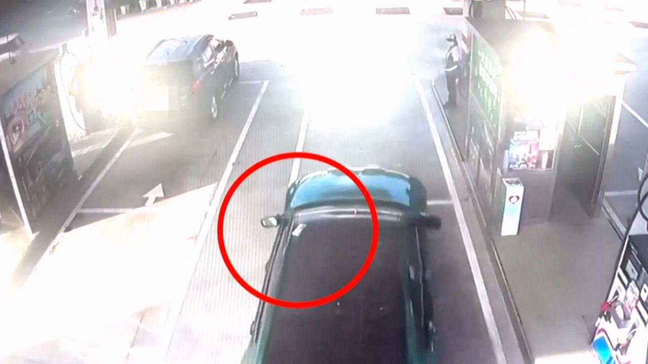 超糊塗！男子開車上班20萬元現金順手放車頂駛上國道　流浪7小時一毛沒少