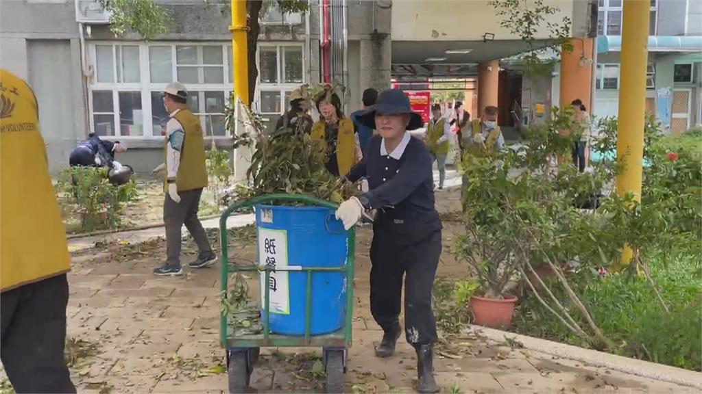 颱風過境嘉義災情慘重　各地志工進駐協助清掃善後
