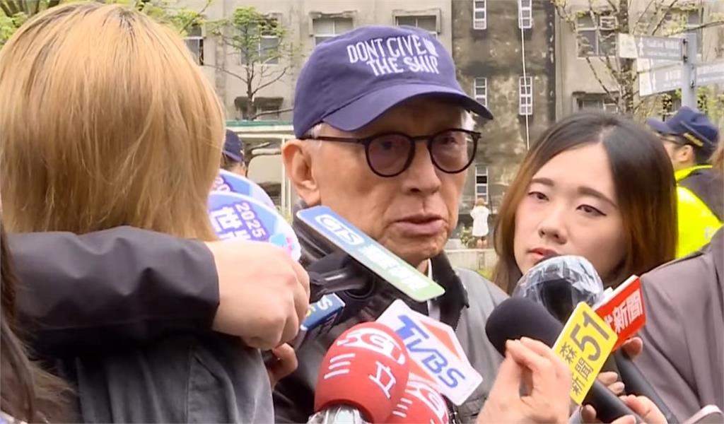 快新聞/罷免徐巧芯進入二階段連署 曹興誠現身宣講現場:一定要罷掉!