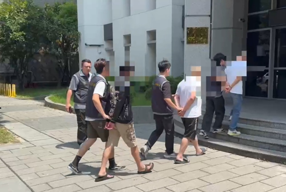 疑代討分手費20萬元 4男涉停車場開槍砸車