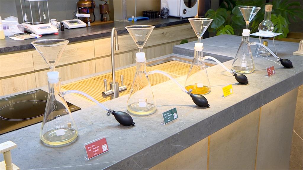 能測壓力客製化精油 業者推「香氛實驗室」